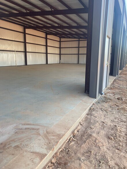 More Photos Of 200 Porter Rd, Conroe Unknown For Lease