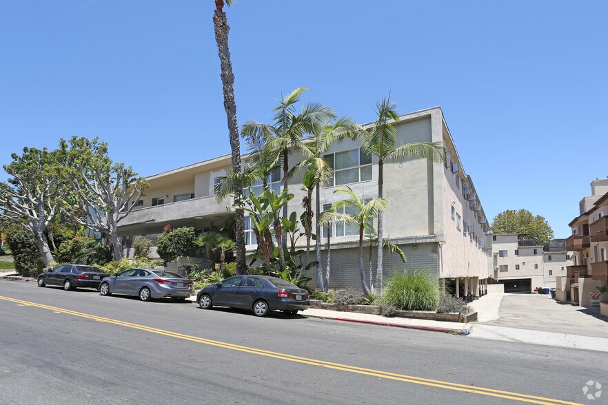 More Photos Of 3410 Club Dr, Los Angeles Apartments For Sale