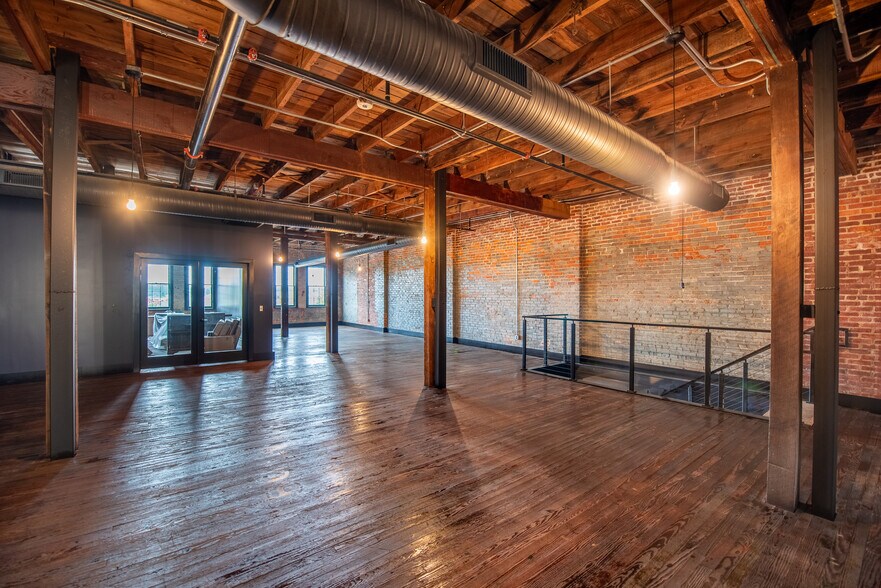 More Photos Of 225 Mason Ave, Cape Charles Storefront For Sale