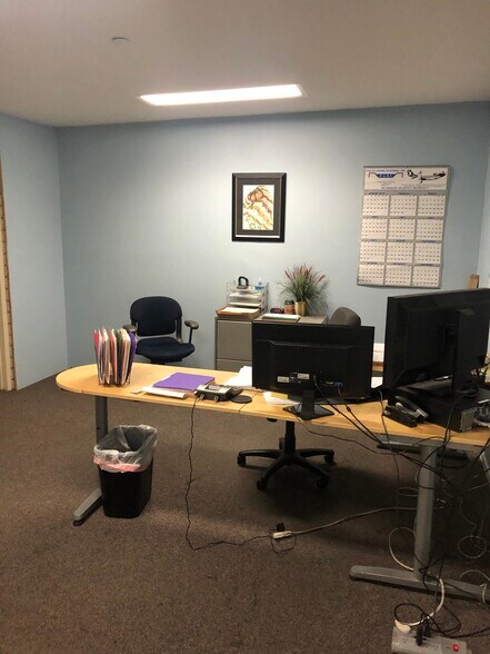 More Photos Of 439 S 3rd Ave, Avondale Manufacturing For Sale