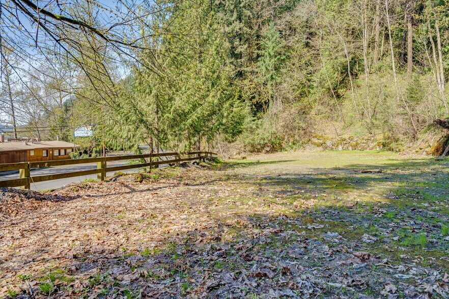 More Photos Of 1325 E Columbia River Hwy, Troutdale Restaurant For Sale