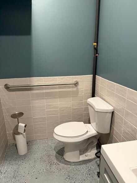 More Photos Of 550 Metropolitan Ave, Brooklyn Apartments For Lease