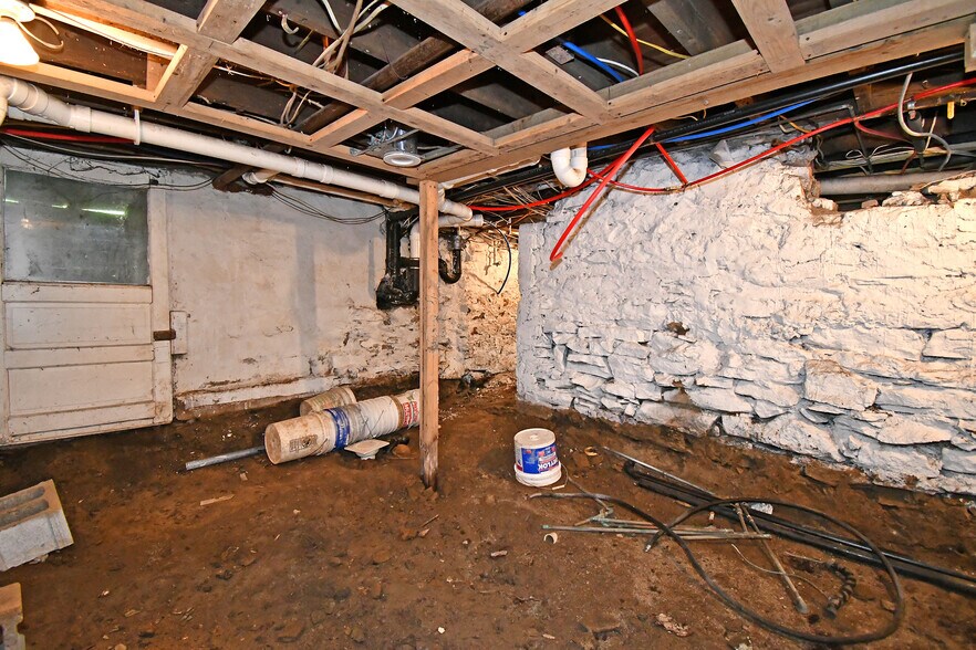 More Photos Of 3 Walker's Mill Rd, Collier Township Restaurant For Sale