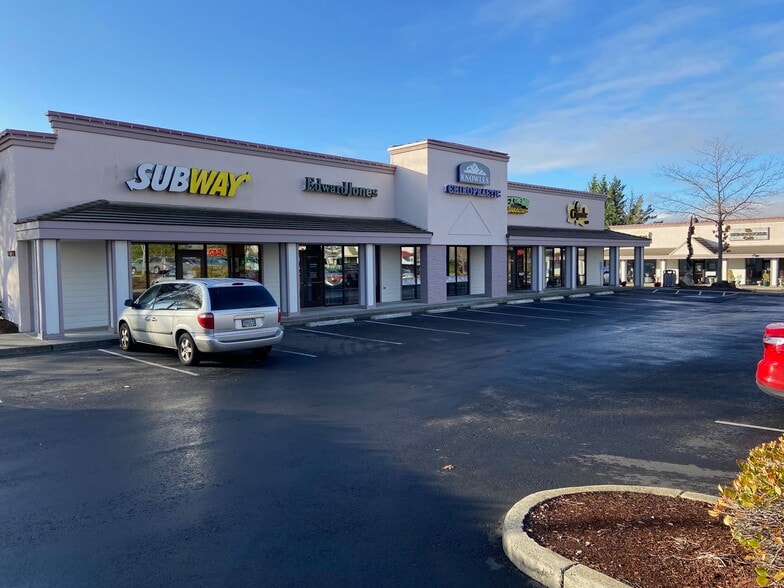 More Photos Of 930-980 N Phoenix Rd, Medford Unknown For Lease