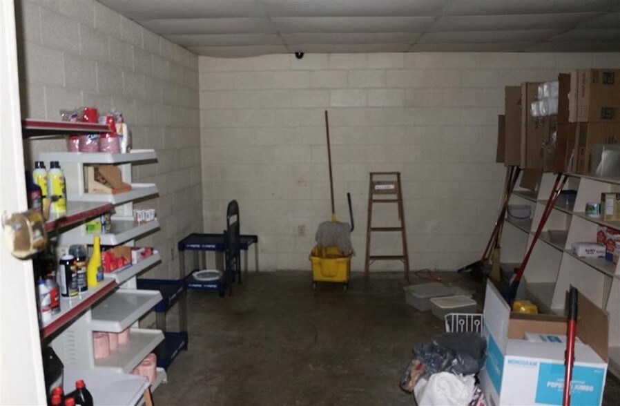 More Photos Of 926 Friendship Rd, Seneca Convenience Store For Lease