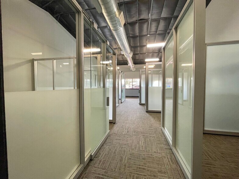 More Photos Of 500 E Plantation Dr, Clute Warehouse For Sale