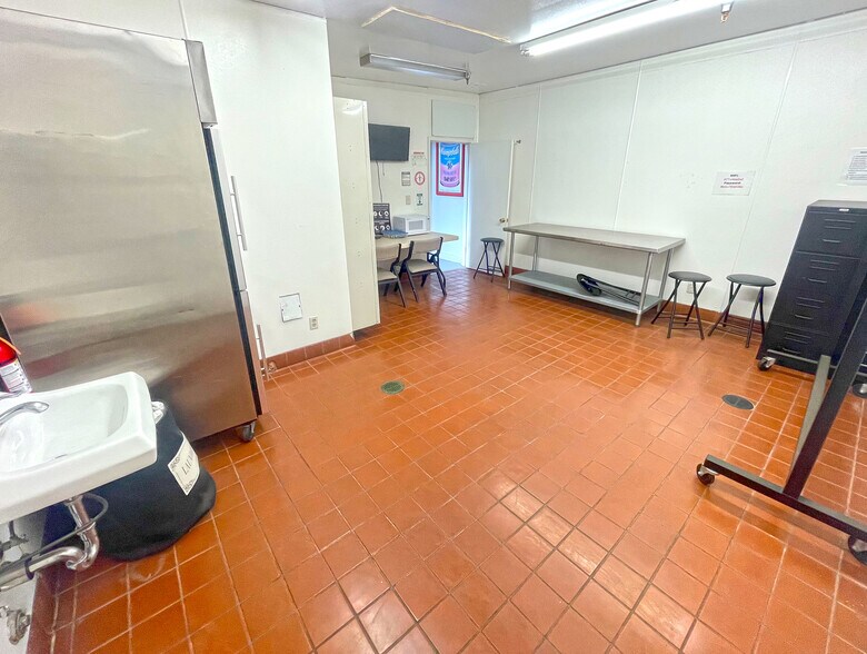 More Photos Of 1240 47th Ave, Oakland Warehouse For Sale