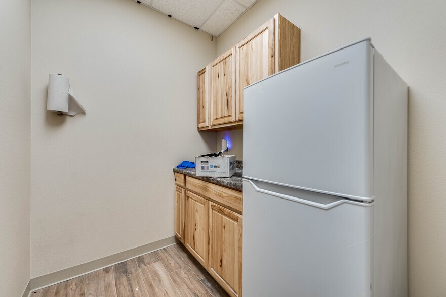 More Photos Of 1610 E County Road 153, Midland Industrial For Lease