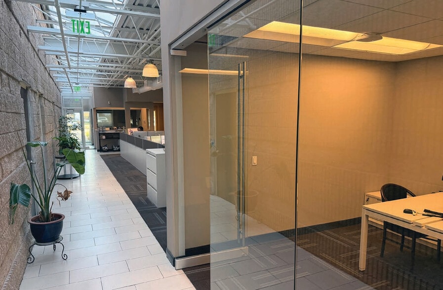 More Photos Of 171 Rodeo Dr, Edgewood Warehouse For Sale