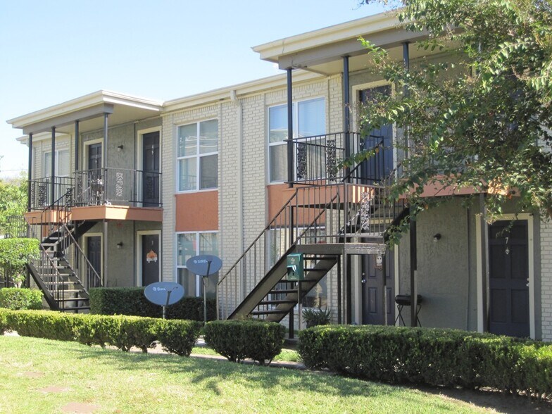 More Photos Of 1325 Cedar Post Ln, Houston Apartments For Sale