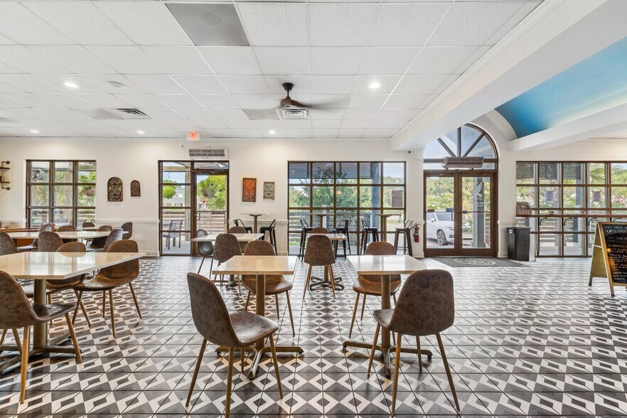 More Photos Of 11359 Highway 17, Pawleys Island Restaurant For Sale