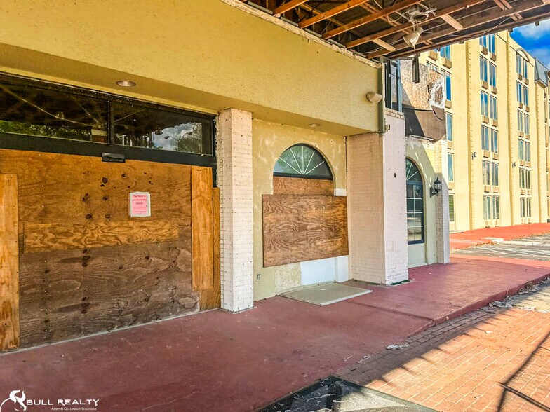 More Photos Of 1801 W Pinhook Rd, Lafayette Hotel For Sale