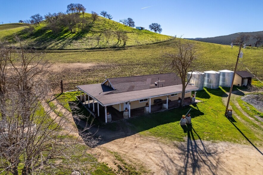 More Photos Of 535 Calf Canyon Hwy, Creston Winery Vineyard For Sale