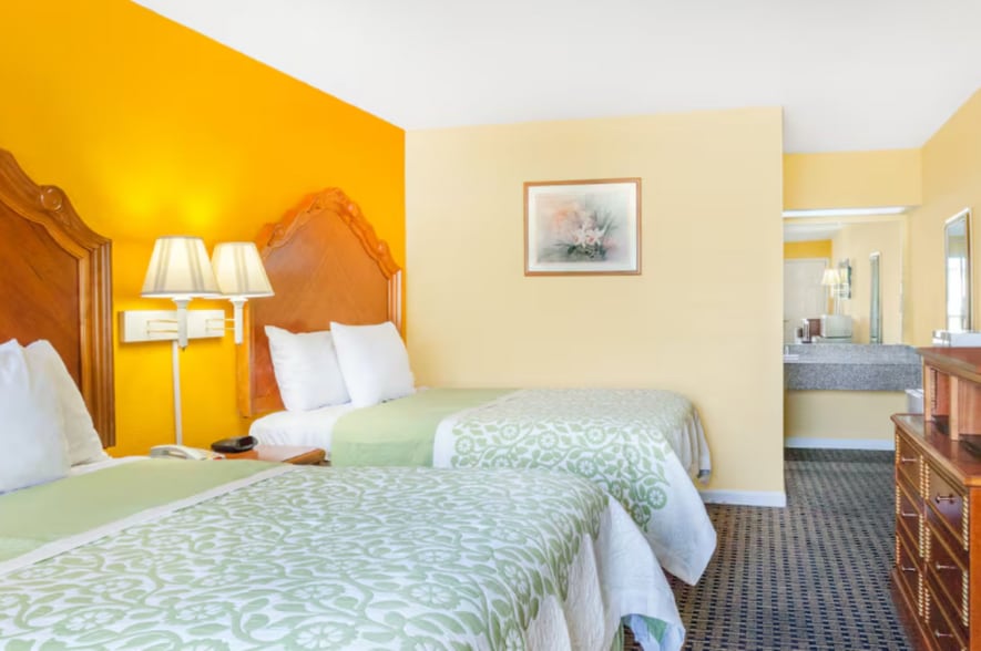 More Photos Of 1414 John Harden Dr, Jacksonville Hotel For Sale