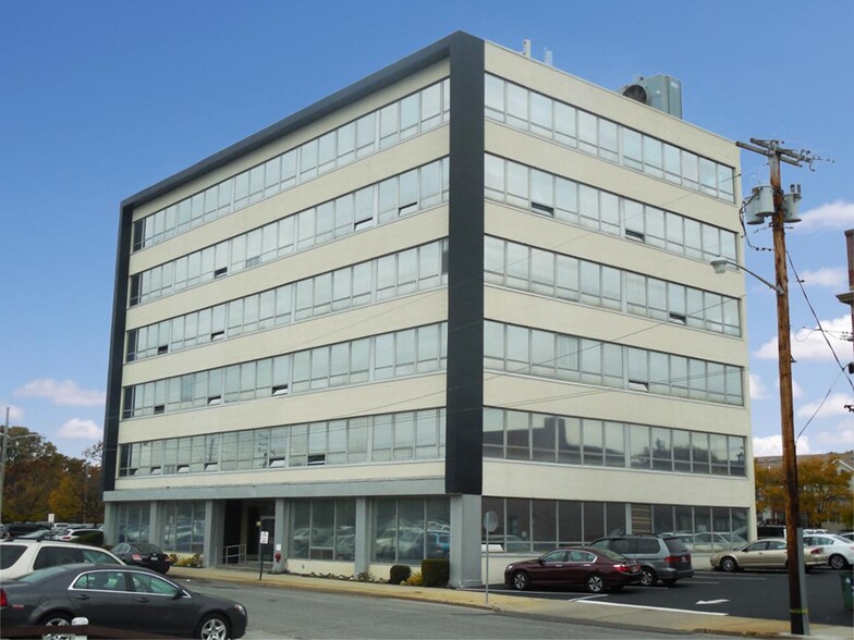 Primary Photo Of 99 W Hawthorne Ave, Valley Stream Office For Lease