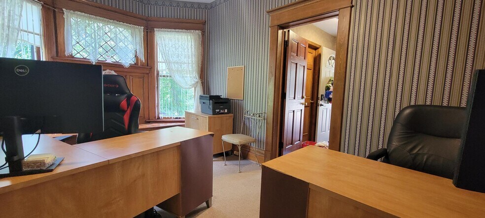 More Photos Of 3030 Michigan St, South Bend Office For Sale