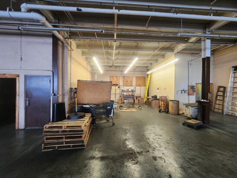 More Photos Of 943 Sanderson Ave, Scranton Warehouse For Sale