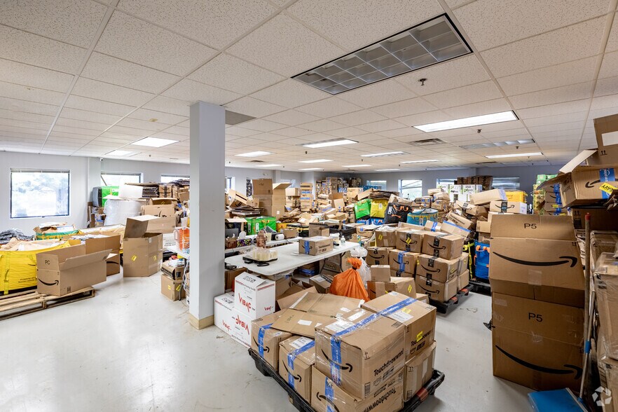 More Photos Of 55 Kennedy Dr, Hauppauge Flex For Lease