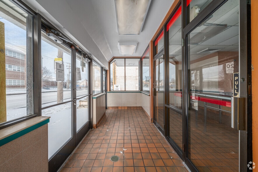 More Photos Of 4869 Turney Rd, Garfield Heights Fast Food For Sale