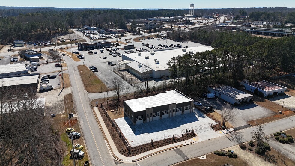 More Photos Of 100 Park Place Way, Carrollton Industrial For Lease