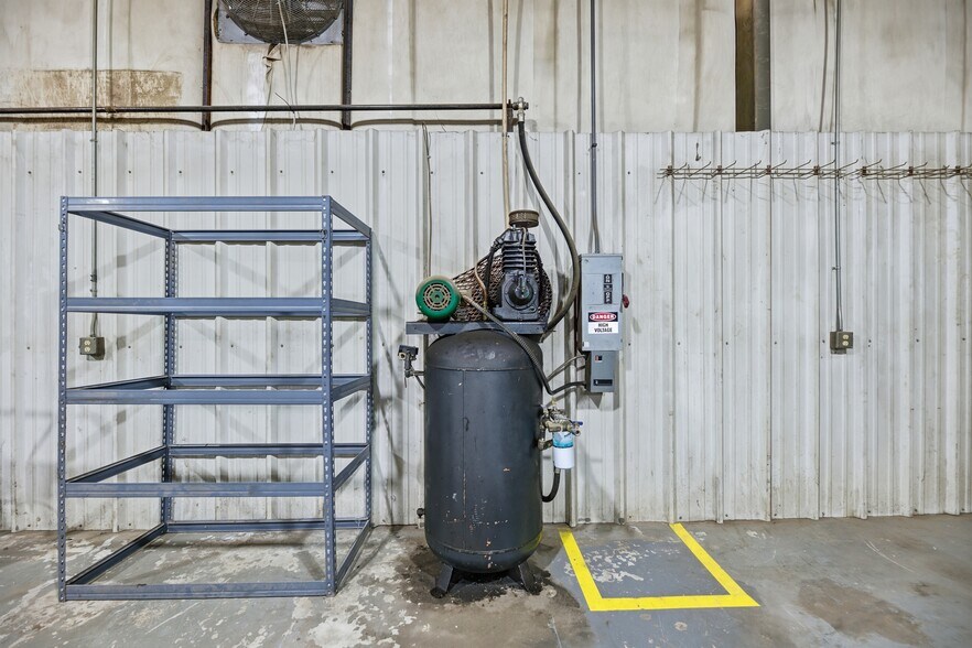 More Photos Of 654 W 138th St, Glenpool Industrial For Lease