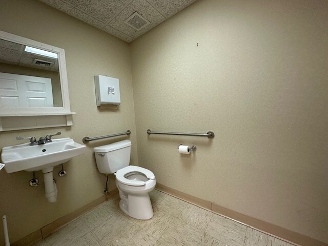 More Photos Of 5954 Route 25A, Wading River Medical For Lease