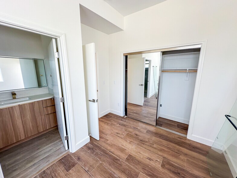 More Photos Of 2840 Wellington Rd, Los Angeles Multifamily For Sale