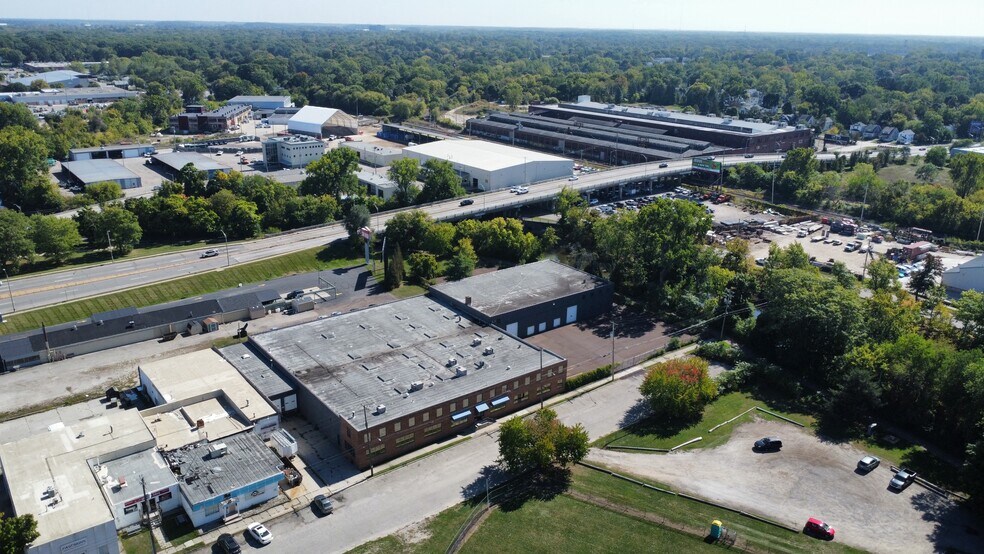 More Photos Of 1121 River St, Lansing Distribution For Lease