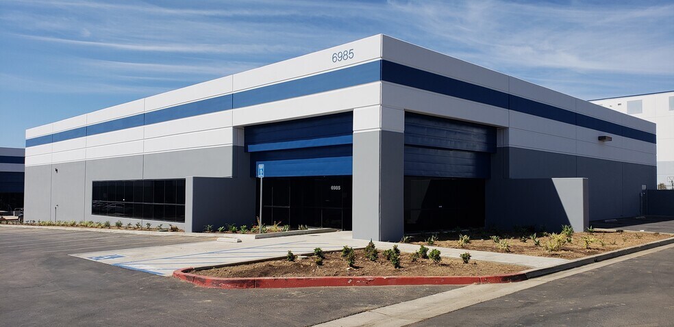 Primary Photo Of 6985 Flanders Dr, San Diego Manufacturing For Lease
