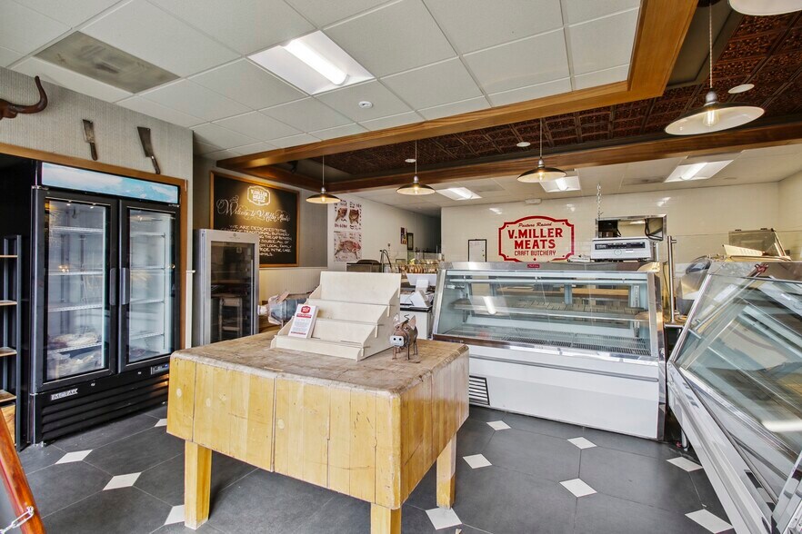 More Photos Of 4801 Folsom Blvd, Sacramento Freestanding For Lease