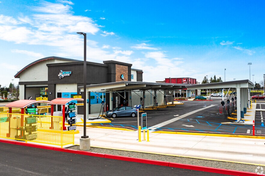 More Photos Of 318 W Shannon Pky, Visalia Carwash For Sale