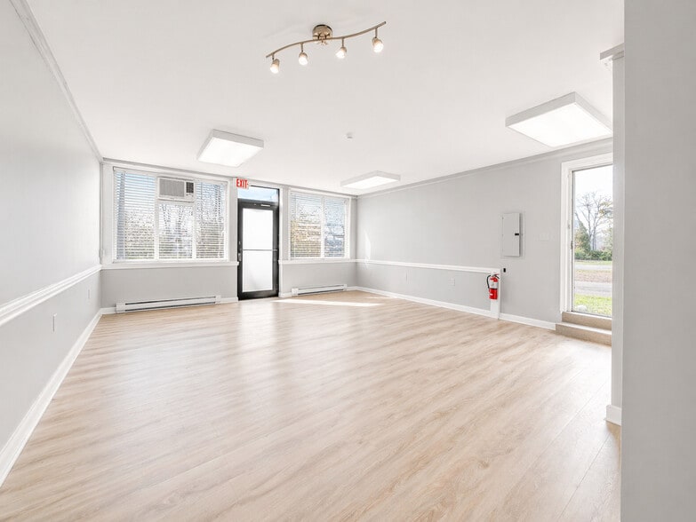 More Photos Of 29 Madison Ave, Lansdowne Office For Sale