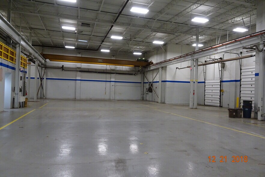 More Photos Of 25850 First St, Westlake Warehouse For Lease