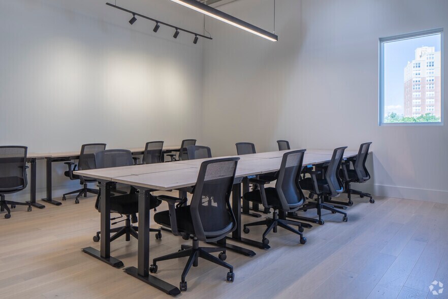 More Photos Of 2650 W Belleview Ave, Littleton Coworking Space