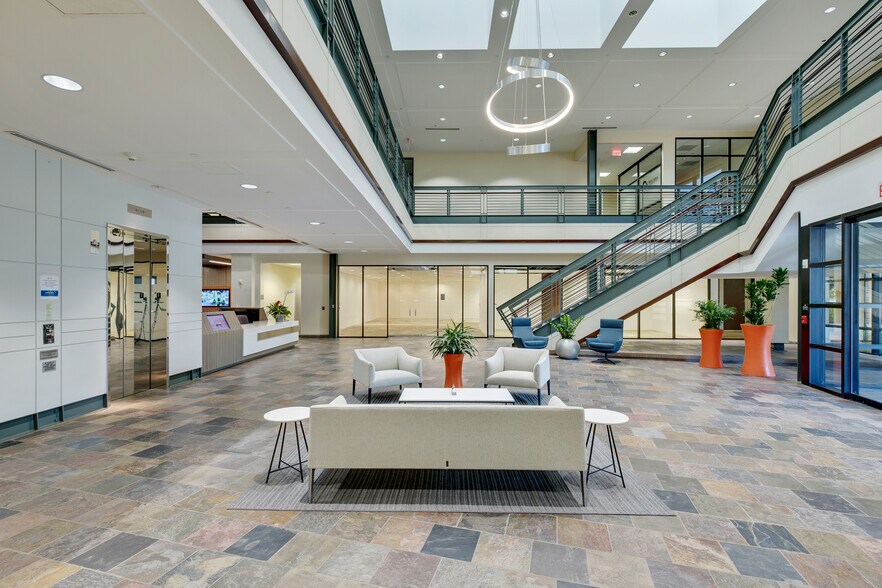 More Photos Of 4700 W Sam Houston Pky N, Houston Office For Lease