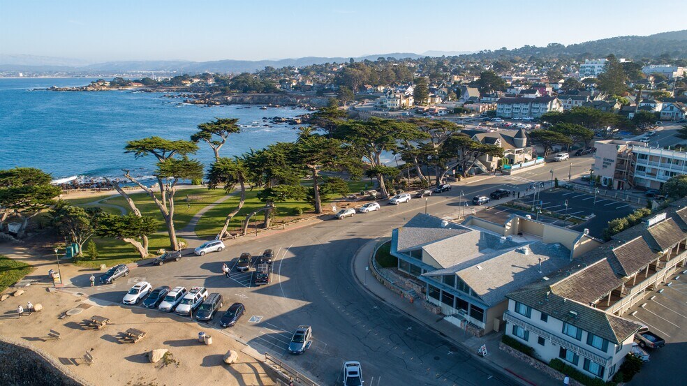 More Photos Of 631 Ocean View Blvd, Pacific Grove Restaurant For Lease