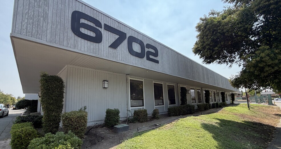Primary Photo Of 6702 Inglewood Ave, Stockton Office For Lease