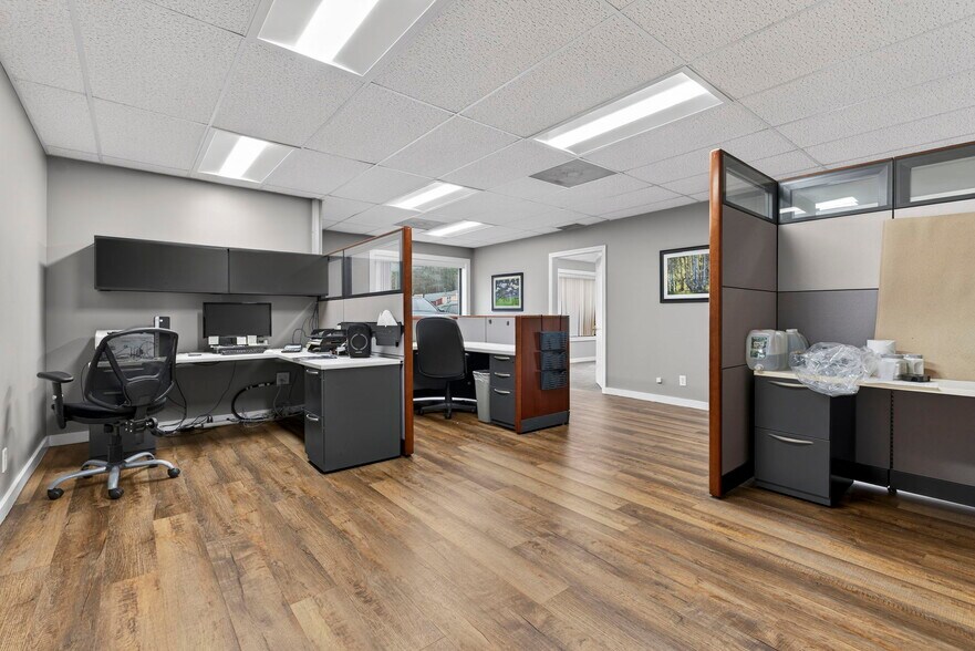 More Photos Of 113 Lafayette Rd, Hampton Falls Light Manufacturing For Lease