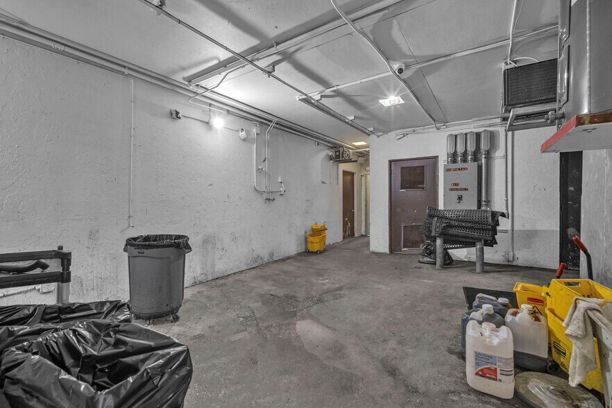 More Photos Of 6020 N Federal Hwy, Boca Raton General Retail For Sale