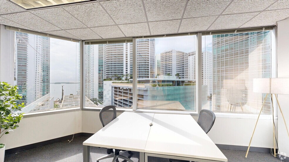 More Photos Of 1221 Brickell Ave, Miami Coworking Space