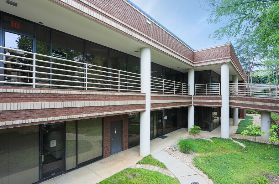 More Photos Of 5880 Live Oak Pkwy, Norcross Medical For Lease