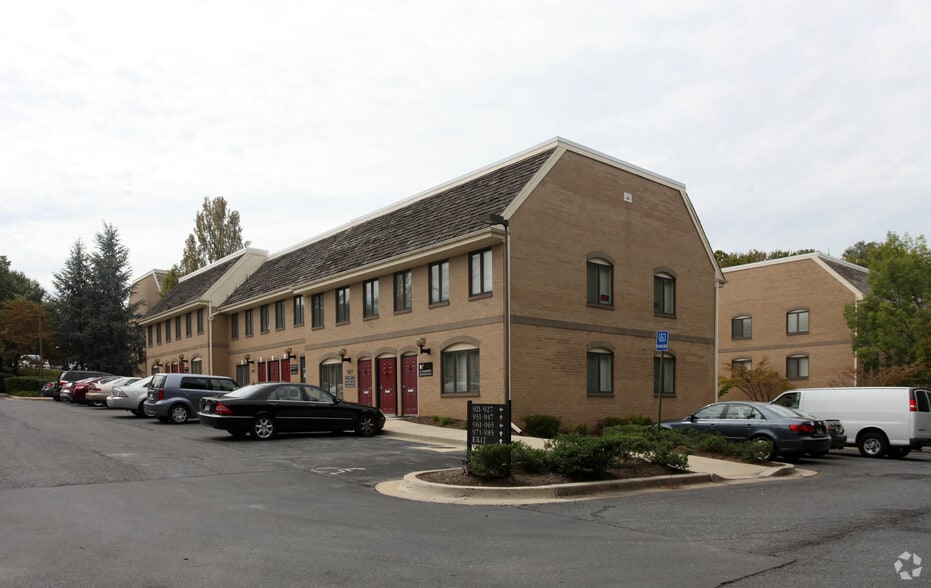 More Photos Of 965 Russell Ave, Gaithersburg Office For Lease