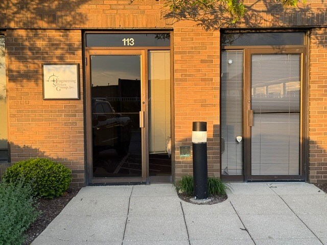 More Photos Of 4260 Westbrook Dr, Aurora Loft Creative Space For Lease