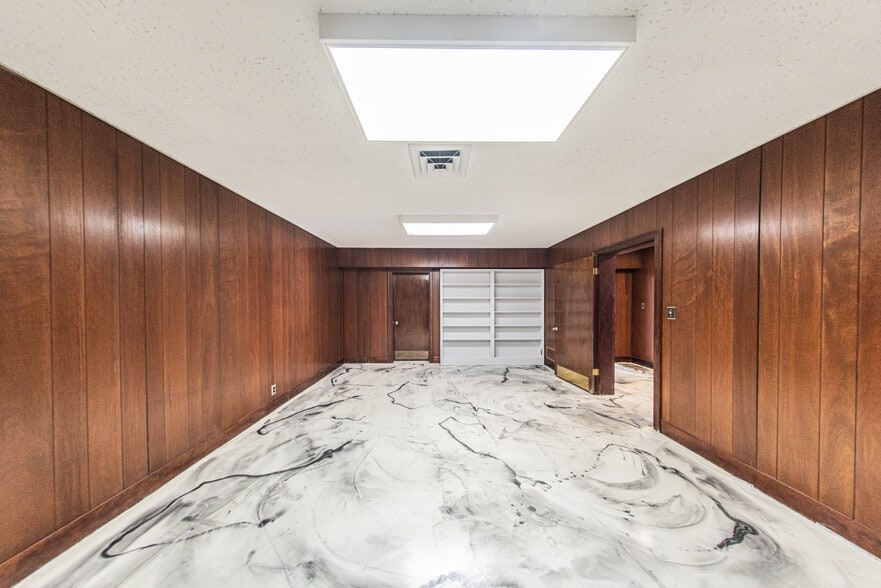 More Photos Of 1200 Broadway St, Paducah Office For Sale