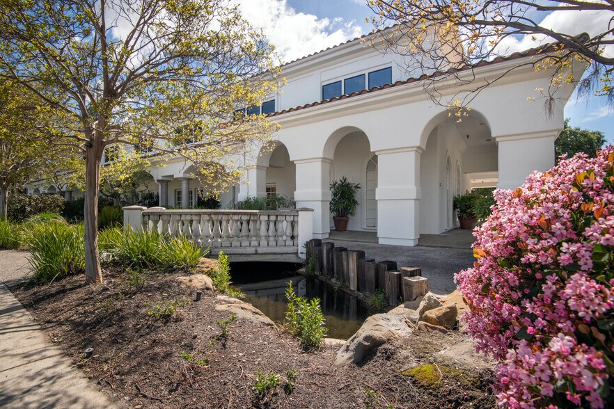 More Photos Of 28040 Dorothy Dr, Agoura Hills Medical For Lease