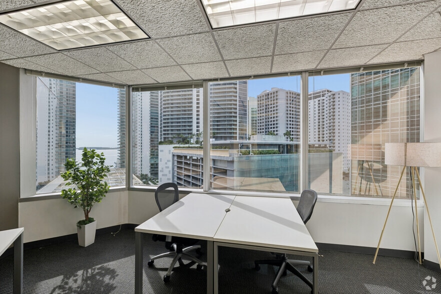 More Photos Of 1221 Brickell Ave, Miami Coworking Space