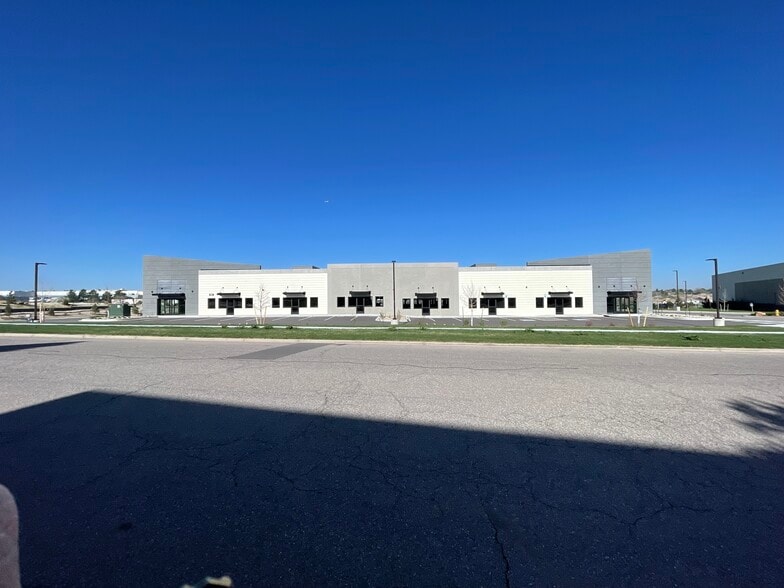 More Photos Of 6333 S Racine Cir, Centennial Light Distribution For Lease