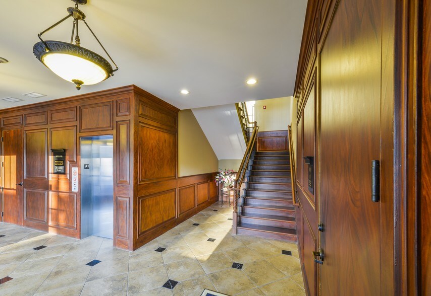 More Photos Of 4900 Ivey Rd, Acworth Office For Lease