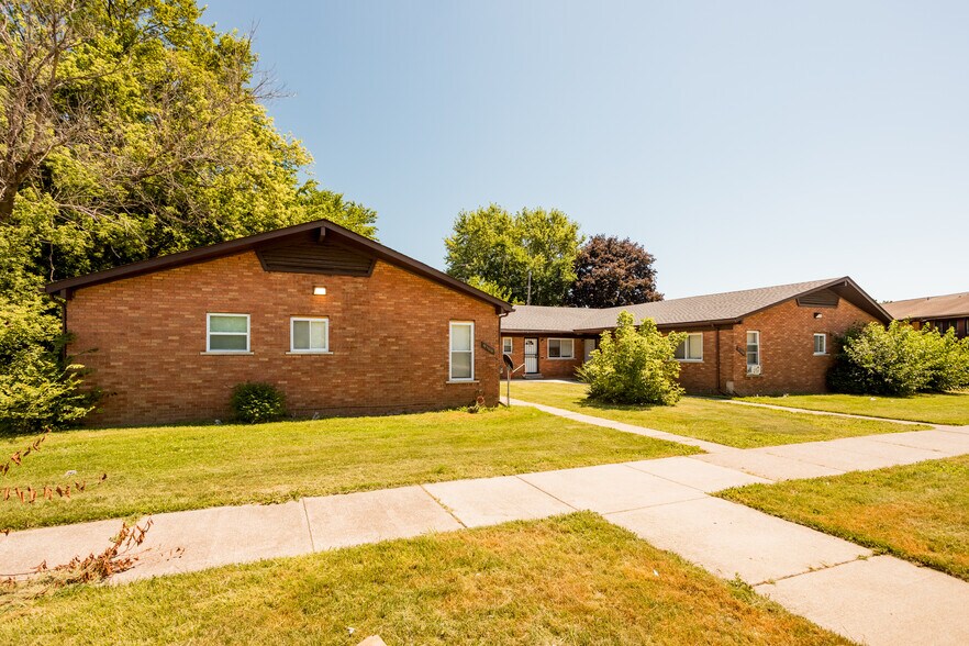 Primary Photo Of 9500 Chalmers St, Detroit Apartments For Sale
