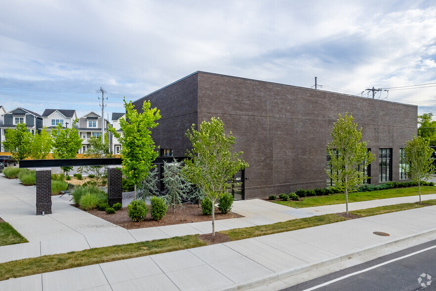 Primary Photo Of 4801 Centennial Blvd, Nashville Storefront Retail Office For Lease